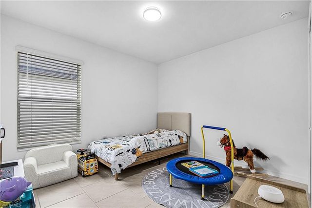 4007 San Clemente CT, North Fort Myers, FL 33917