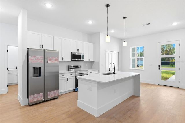 559 W HERONSBILL LANE, Dunnellon, FL 34434