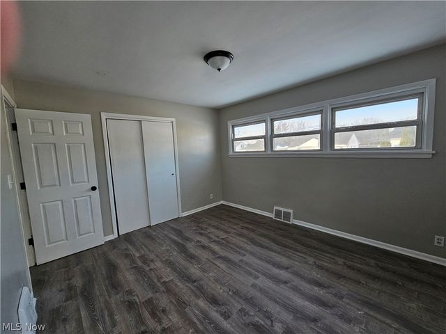 9516 Alexander Road, Garfield Heights, OH 44125