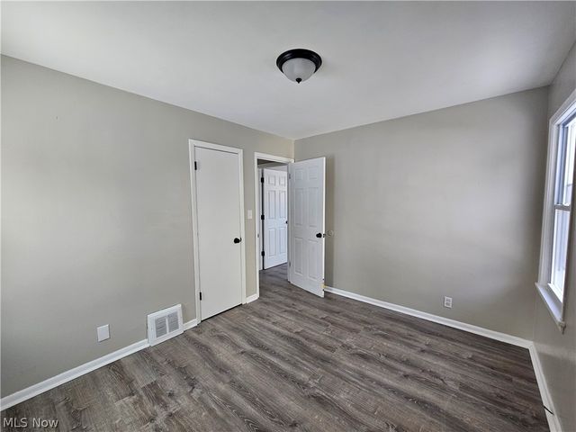 9516 Alexander Road, Garfield Heights, OH 44125