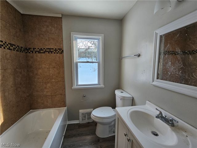 9516 Alexander Road, Garfield Heights, OH 44125