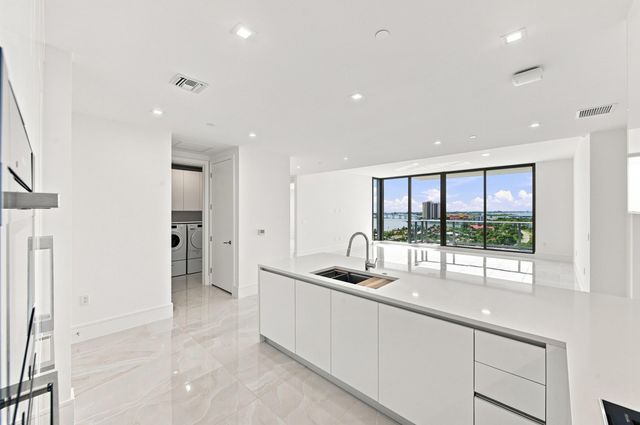 220 Lake Shore Drive 1407, Lake Park, FL 33403
