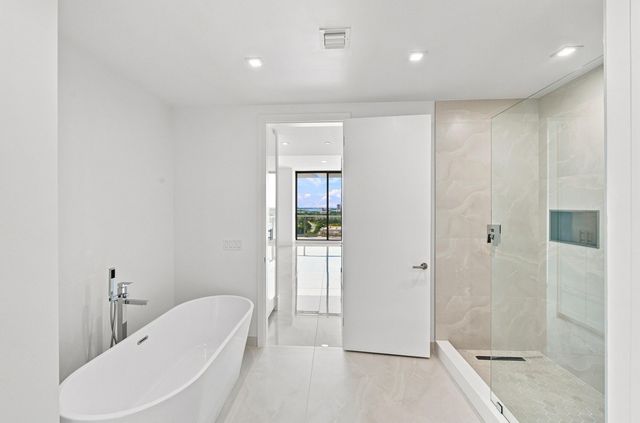 220 Lake Shore Drive 1407, Lake Park, FL 33403