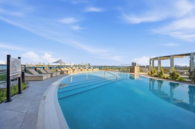 220 Lake Shore Drive 1407, Lake Park, FL 33403