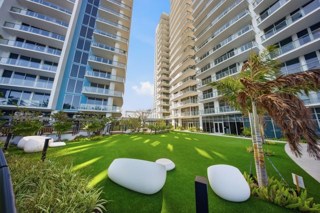 220 Lake Shore Drive 1407, Lake Park, FL 33403