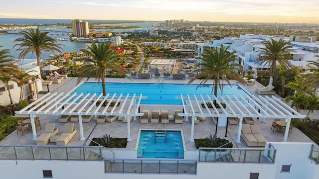 220 Lake Shore Drive 1407, Lake Park, FL 33403
