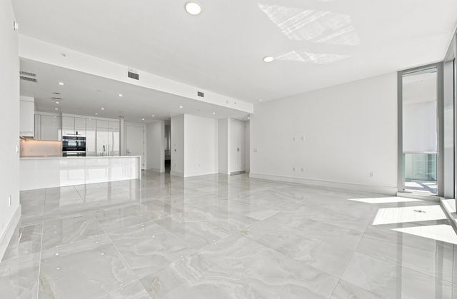 220 Lake Shore Drive 1407, Lake Park, FL 33403
