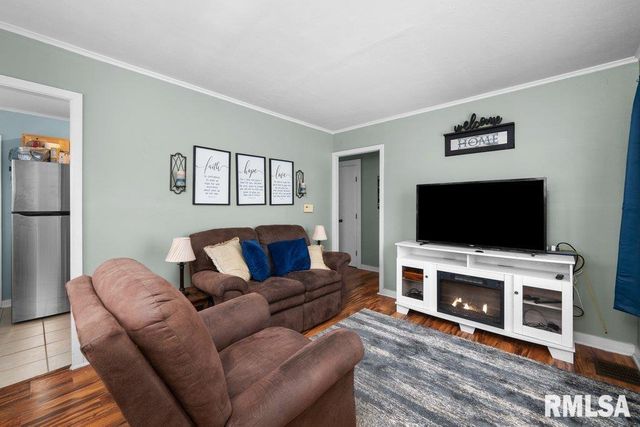 1617 W 38TH Street, Davenport, IA 52806