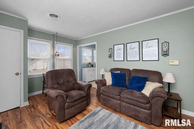 1617 W 38TH Street, Davenport, IA 52806