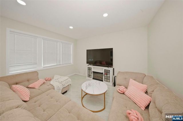 596 Moonachie Avenue, Wood Ridge, NJ 07075