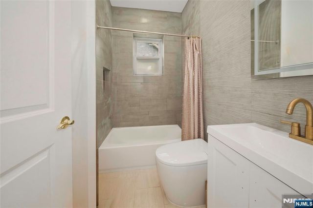 596 Moonachie Avenue, Wood Ridge, NJ 07075