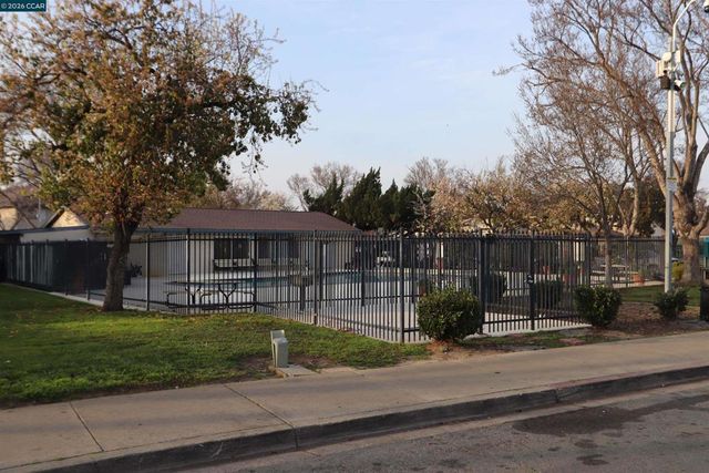 2209 Peppertree Way 1, Antioch, CA 94509