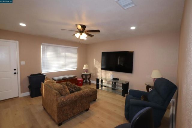 2209 Peppertree Way 1, Antioch, CA 94509