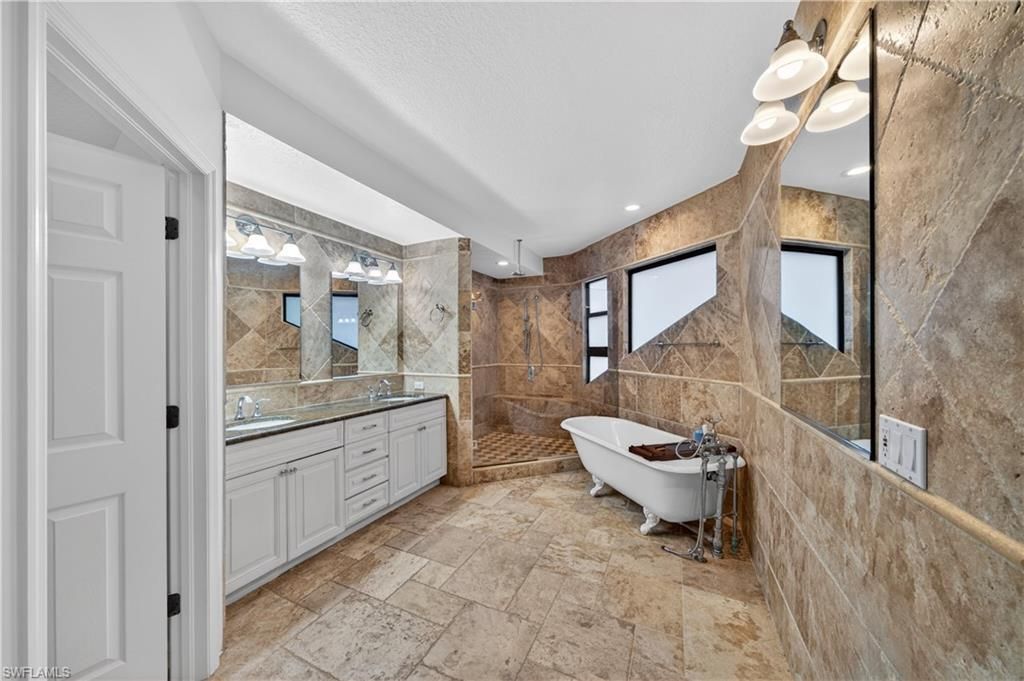 Image 23 of property listing at 1513 SW 58th ST, Cape Coral, FL 33914