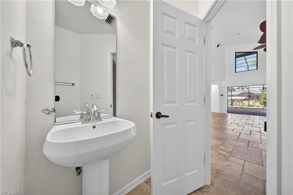 Image 35 of property listing at 1513 SW 58th ST, Cape Coral, FL 33914