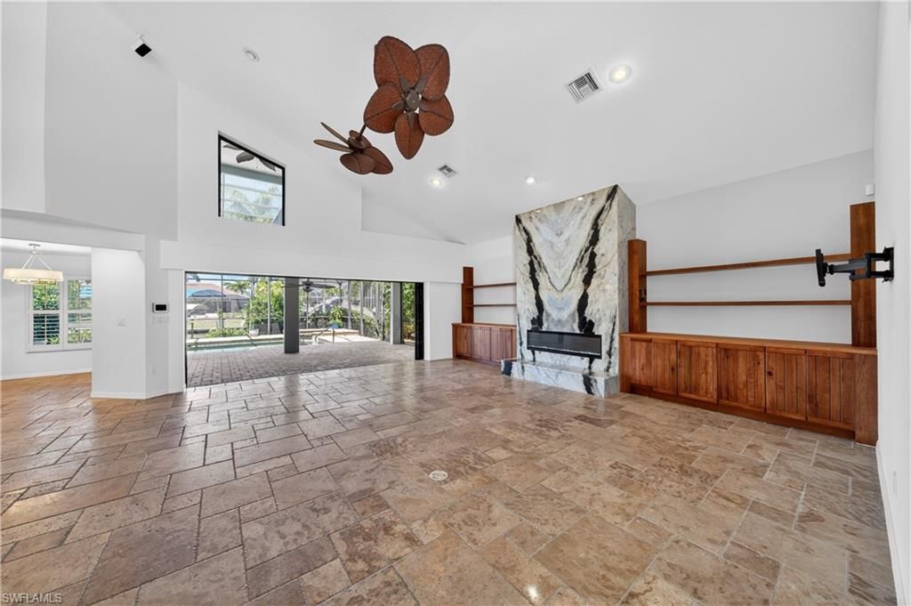 Image 7 of property listing at 1513 SW 58th ST, Cape Coral, FL 33914