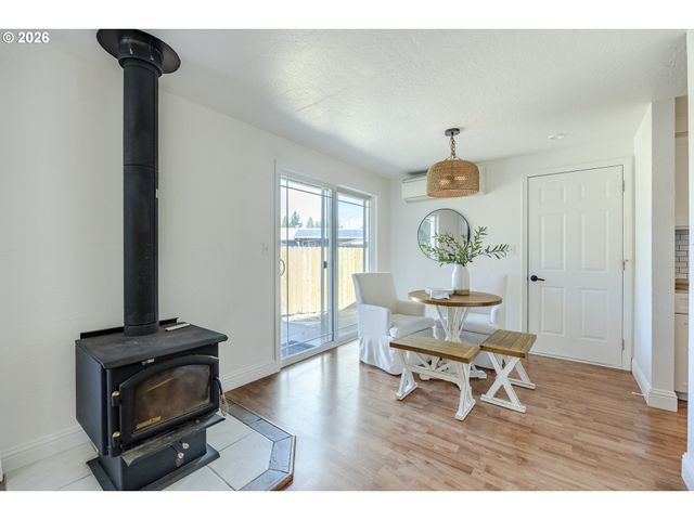 367 LIMERICK Ave, Eugene, OR 97404