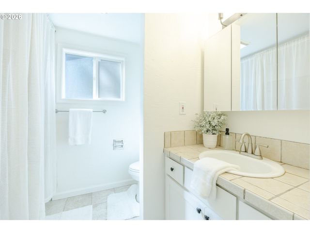 367 LIMERICK Ave, Eugene, OR 97404
