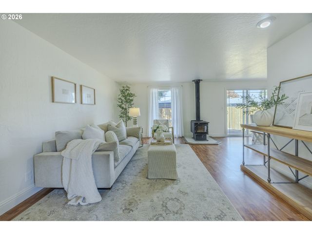 367 LIMERICK Ave, Eugene, OR 97404
