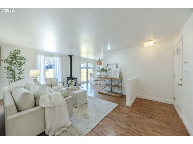 367 LIMERICK Ave, Eugene, OR 97404