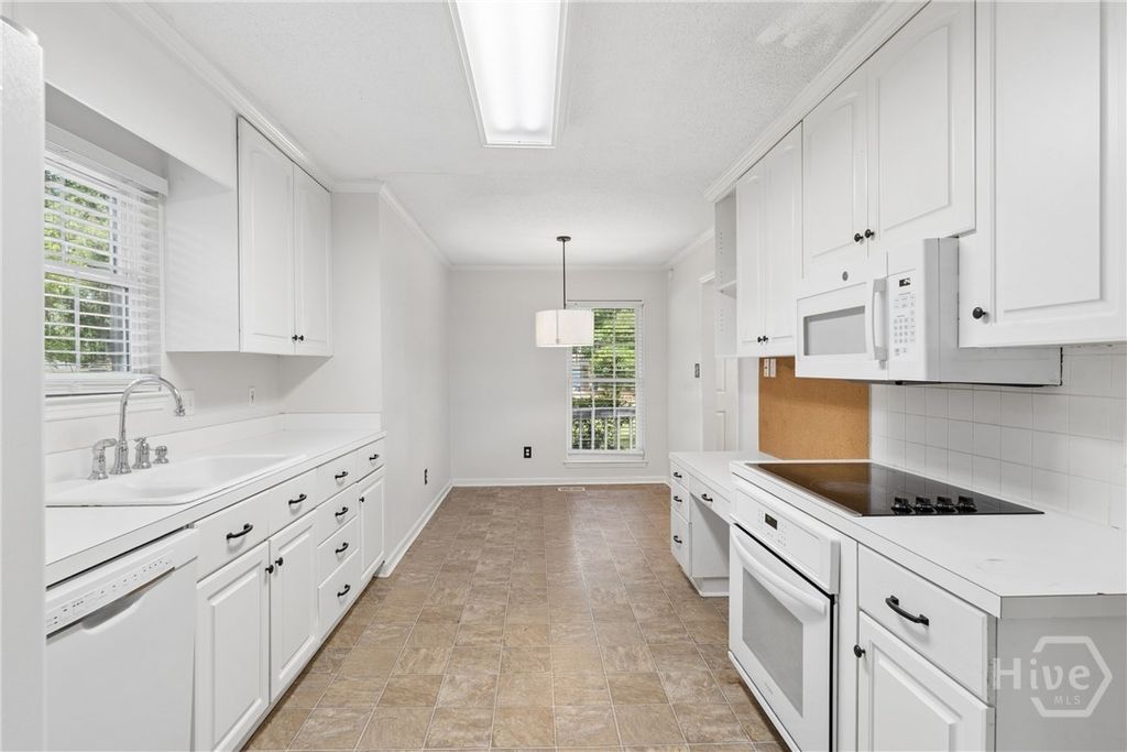 Image 12 of property listing at 21 Bristlecone Drive, Savannah, GA 31419