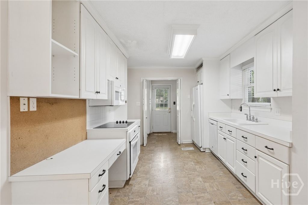 Image 13 of property listing at 21 Bristlecone Drive, Savannah, GA 31419