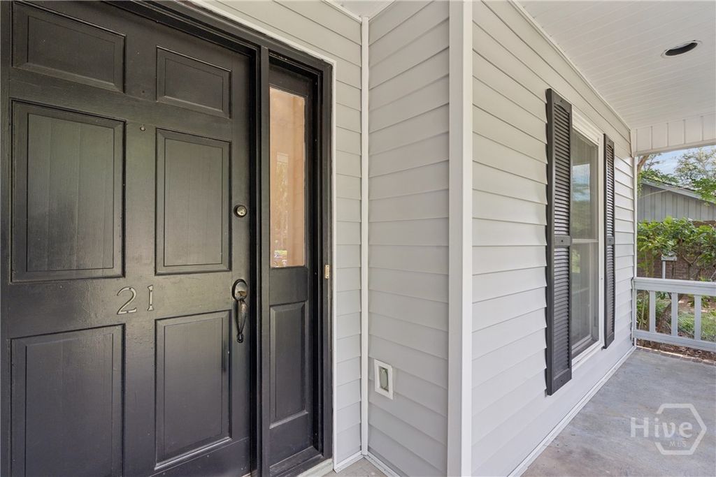 Image 2 of property listing at 21 Bristlecone Drive, Savannah, GA 31419