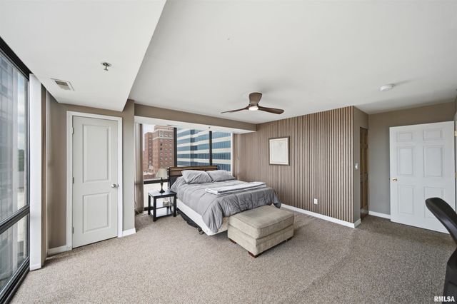 123 SW JEFFERSON Avenue E10A, Peoria, IL 61602
