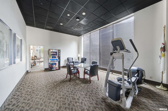 123 SW JEFFERSON Avenue E10A, Peoria, IL 61602