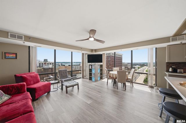 123 SW JEFFERSON Avenue E10A, Peoria, IL 61602