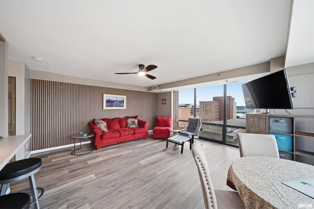 123 SW JEFFERSON Avenue E10A, Peoria, IL 61602