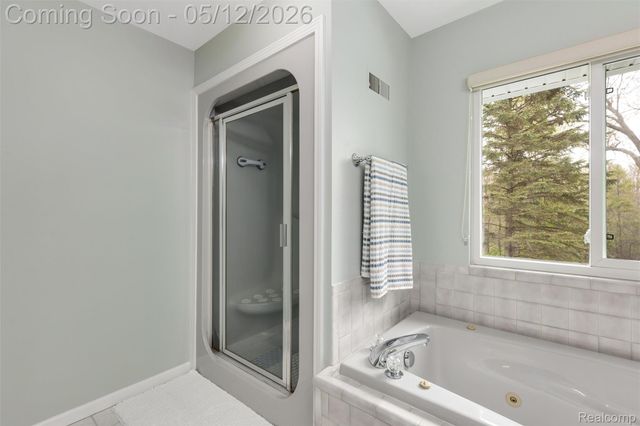 8945 Huron Bluffs Drive, White Lake Charter Township, MI 48386