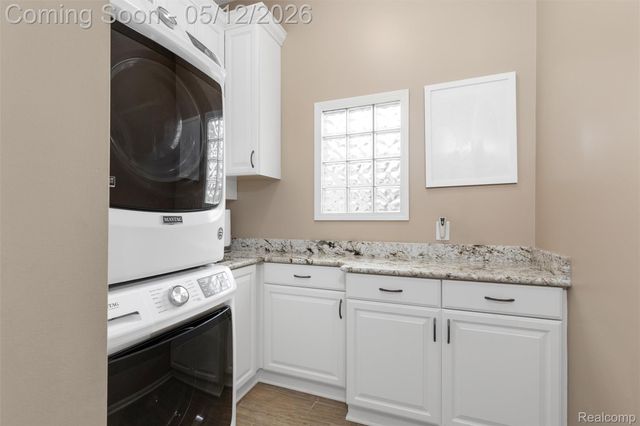 8945 Huron Bluffs Drive, White Lake Charter Township, MI 48386