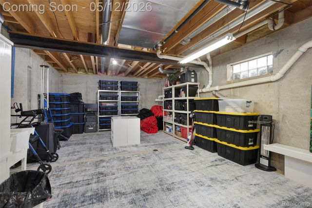 8945 Huron Bluffs Drive, White Lake Charter Township, MI 48386