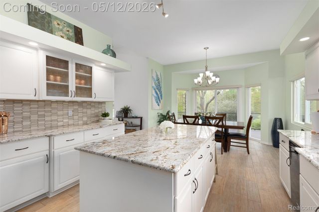 8945 Huron Bluffs Drive, White Lake Charter Township, MI 48386