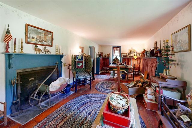 1503 Putnam Pike, Glocester, RI 02814