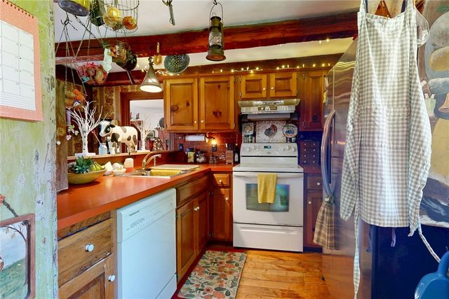 1503 Putnam Pike, Glocester, RI 02814