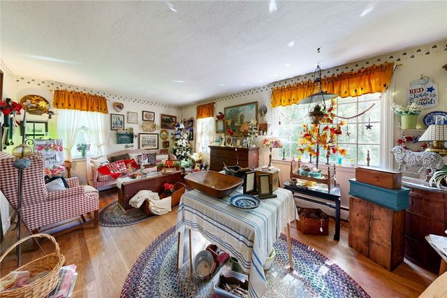 1503 Putnam Pike, Glocester, RI 02814