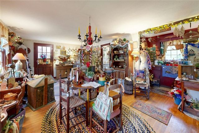 1503 Putnam Pike, Glocester, RI 02814