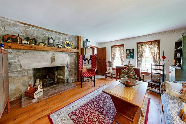 1503 Putnam Pike, Glocester, RI 02814