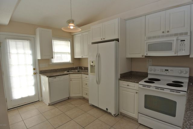 4031 Arbor Green Way, New Bern, NC 28562