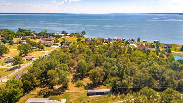 132 Legacy Boulevard, Point Blank, TX 77364