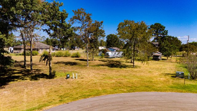 132 Legacy Boulevard, Point Blank, TX 77364