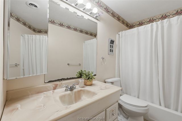 3807 Kelli Lane, Bryan, TX 77802