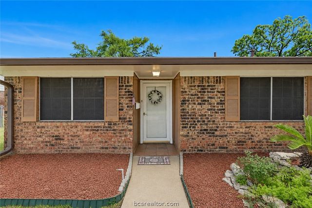 3807 Kelli Lane, Bryan, TX 77802