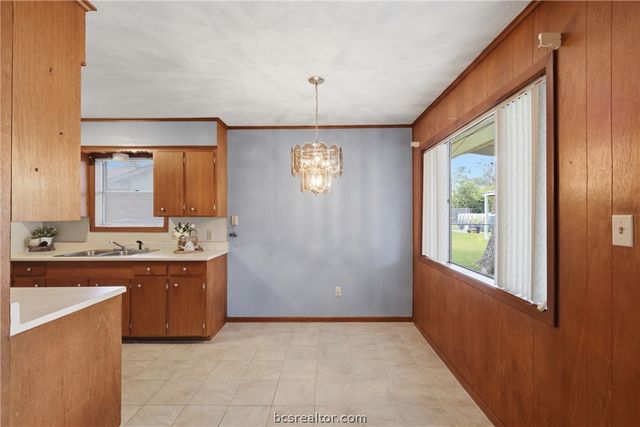 3807 Kelli Lane, Bryan, TX 77802