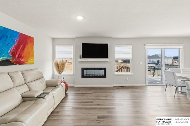 11617 S 191 Avenue, Gretna, NE 68028