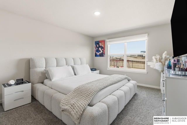 11617 S 191 Avenue, Gretna, NE 68028