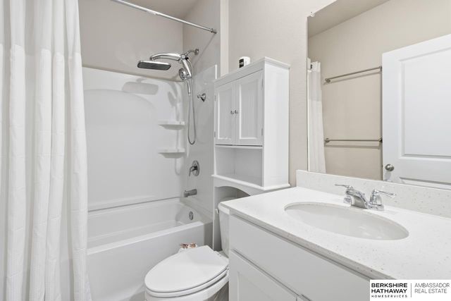 11617 S 191 Avenue, Gretna, NE 68028