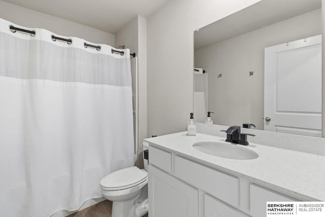 11617 S 191 Avenue, Gretna, NE 68028